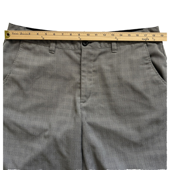 Travis Mathew Chino Shorts Mens 36 Gray Geo Print 10" Inseam Golf Outdoors READ - Picture 5 of 10
